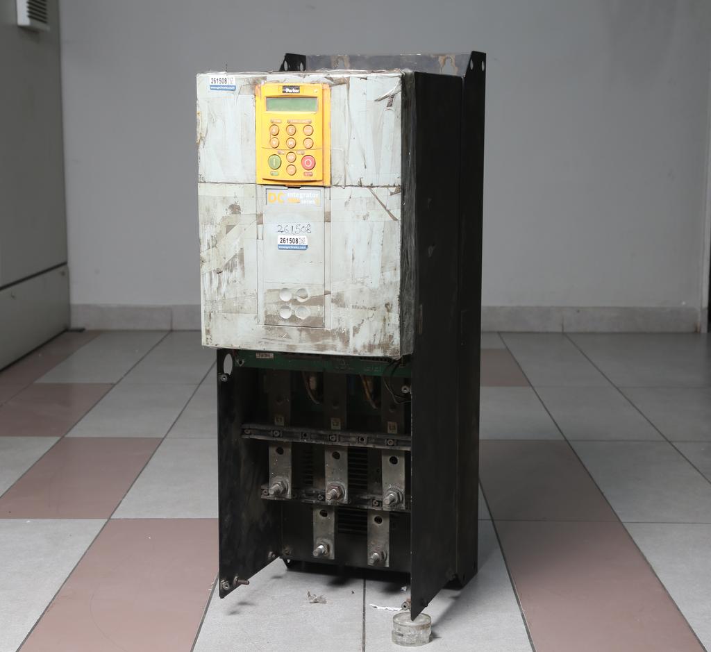 DC DRIVE 590P-53350042-P00-U4V0