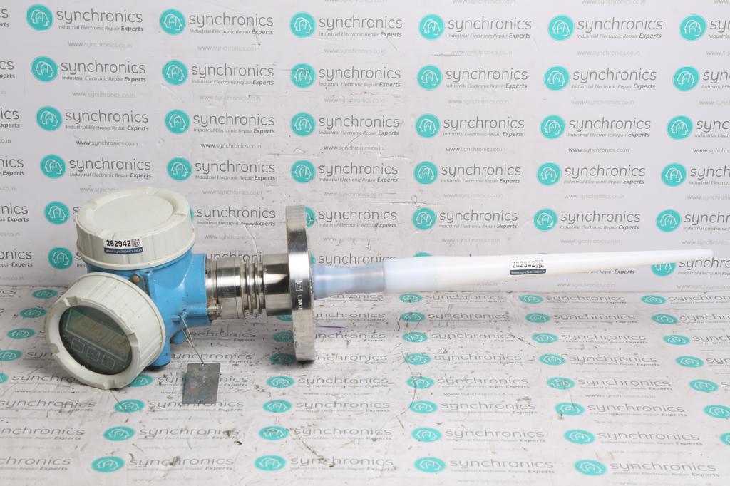 FREE-SPACE RADAR LEVEL TRANSMITTER MICROPILOT FMR53-CU07-0