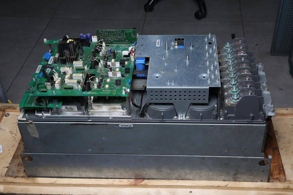AC Variable Frequency Drive ACS800-04-0140-5-C132-D150-3400-L503-N698